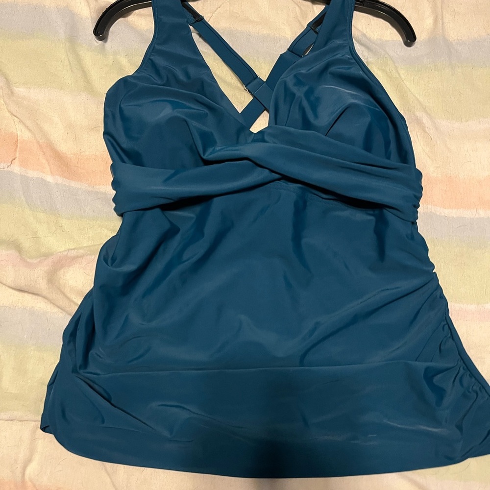 Teal Women's Swim Top excellent condition